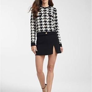 2/90$🌷NWOT Simons Houndstooth Cardigan with Gold Buttons